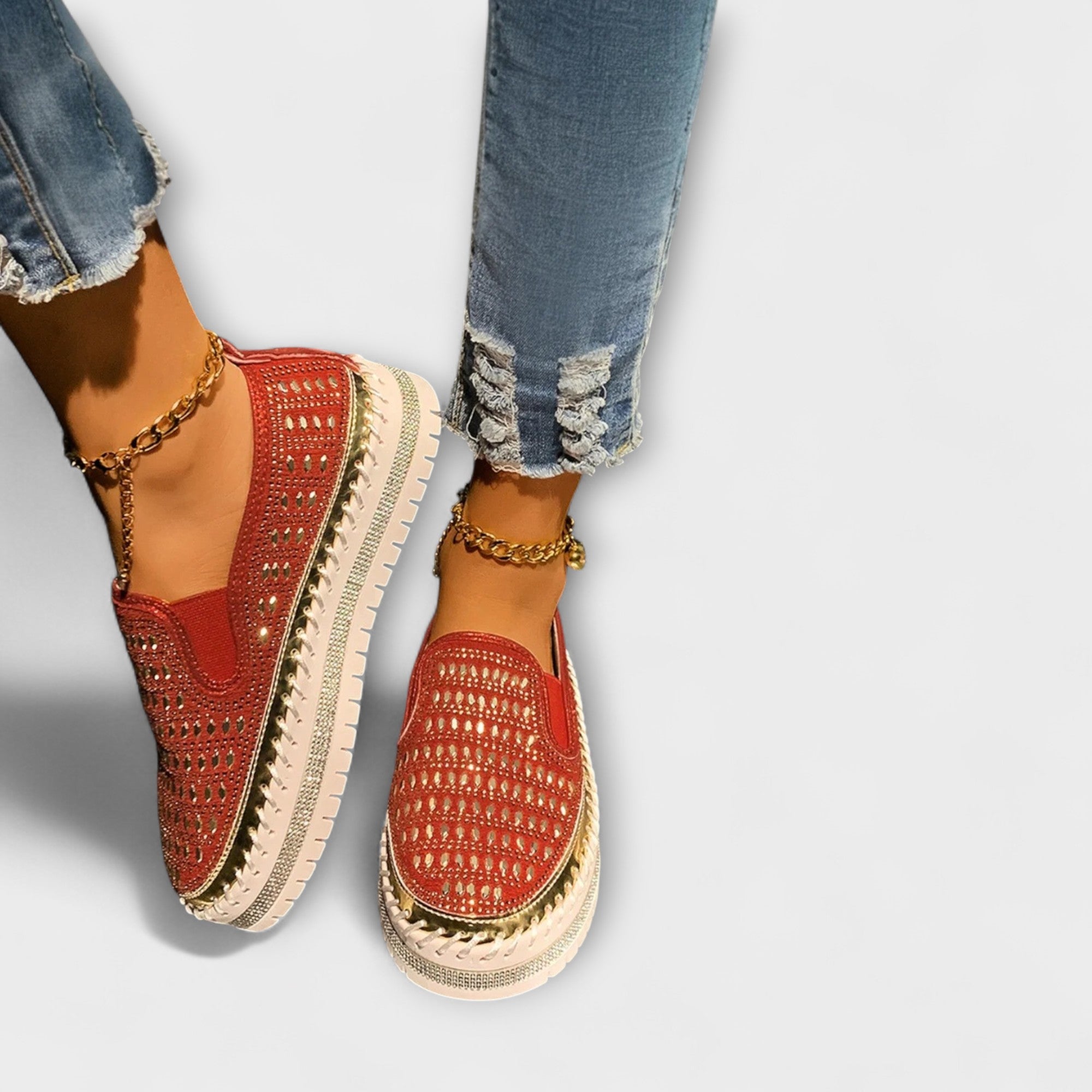 Kenna – Round toe area embellished with rhinestones