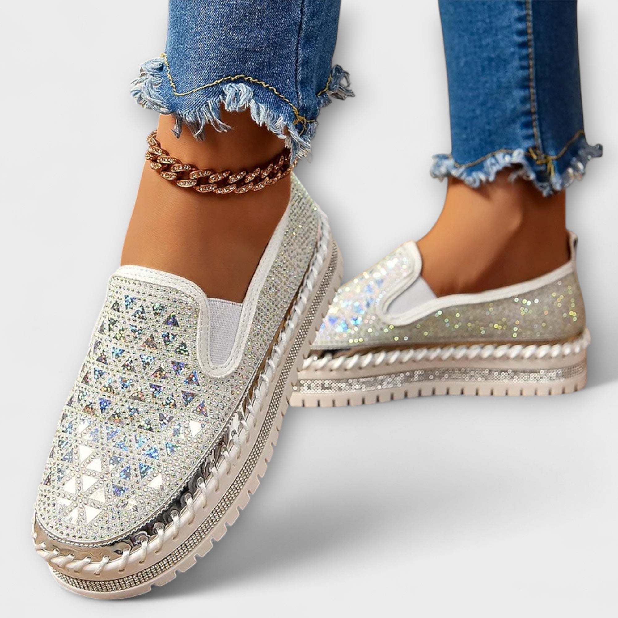 Vada – Slippers Embellished with Rhinestones