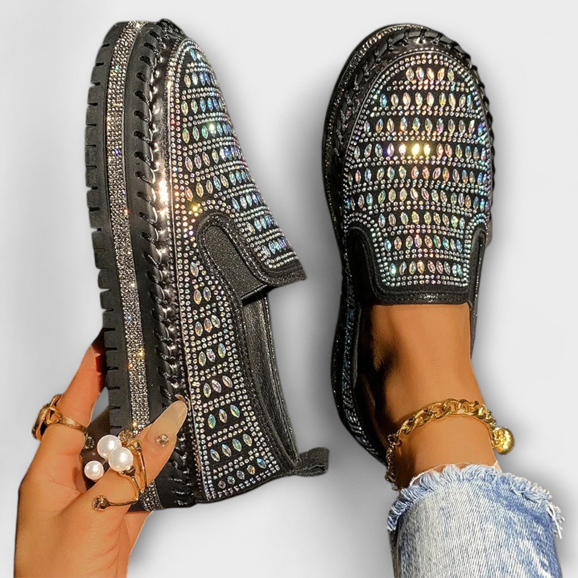Kenna – Round toe area embellished with rhinestones