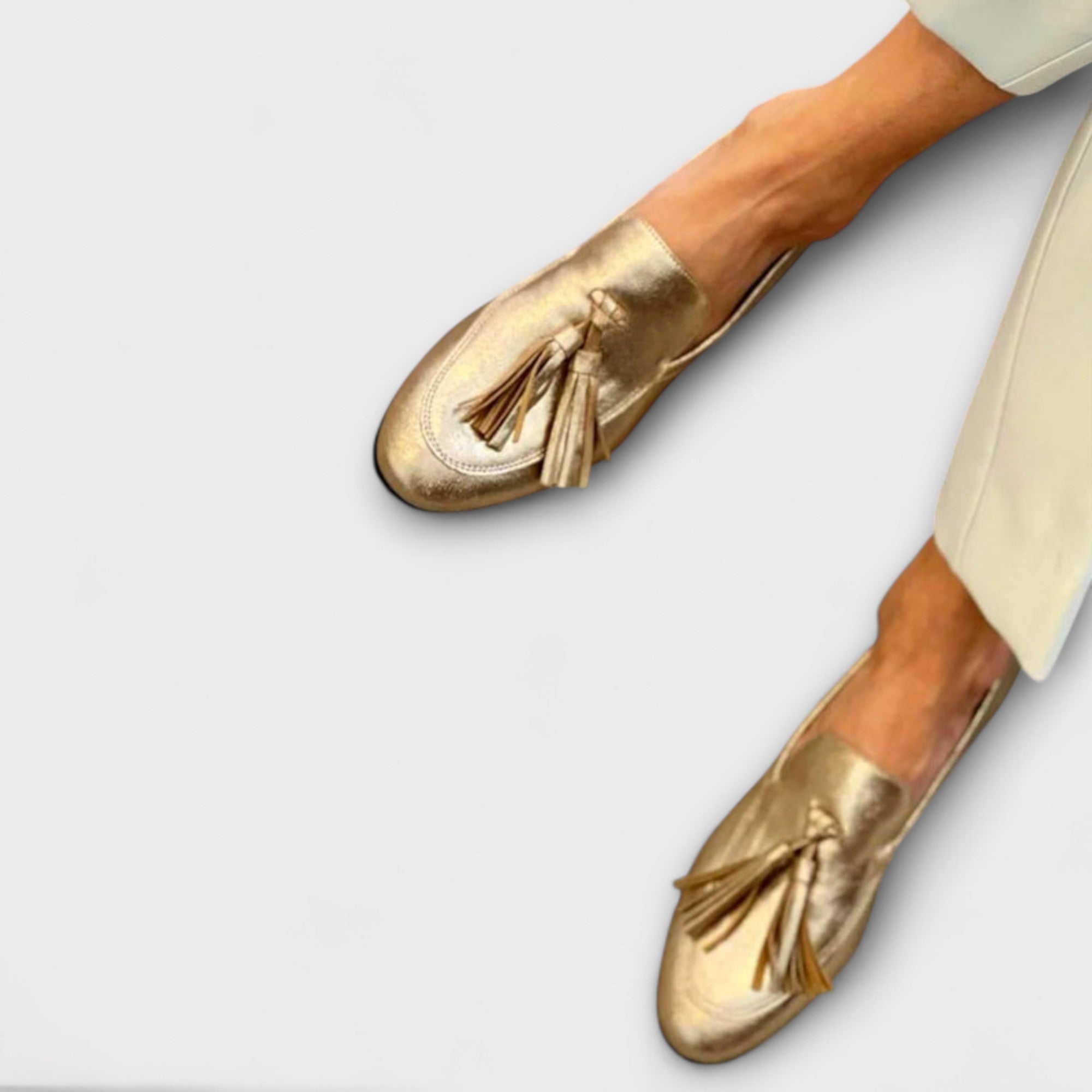 Delphine – Metallic Shiny Tassels and Decorative Stitching