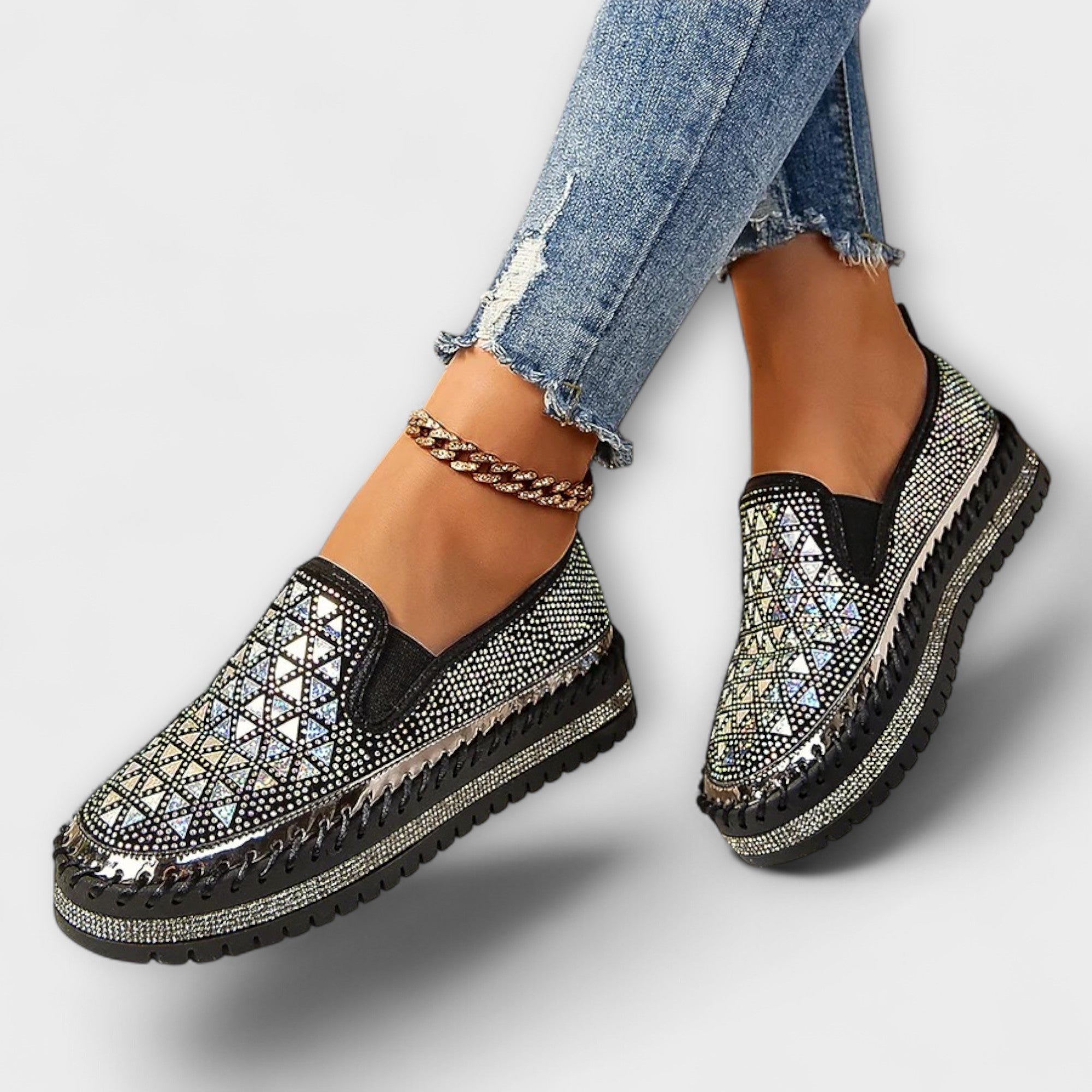 Vada – Slippers Embellished with Rhinestones