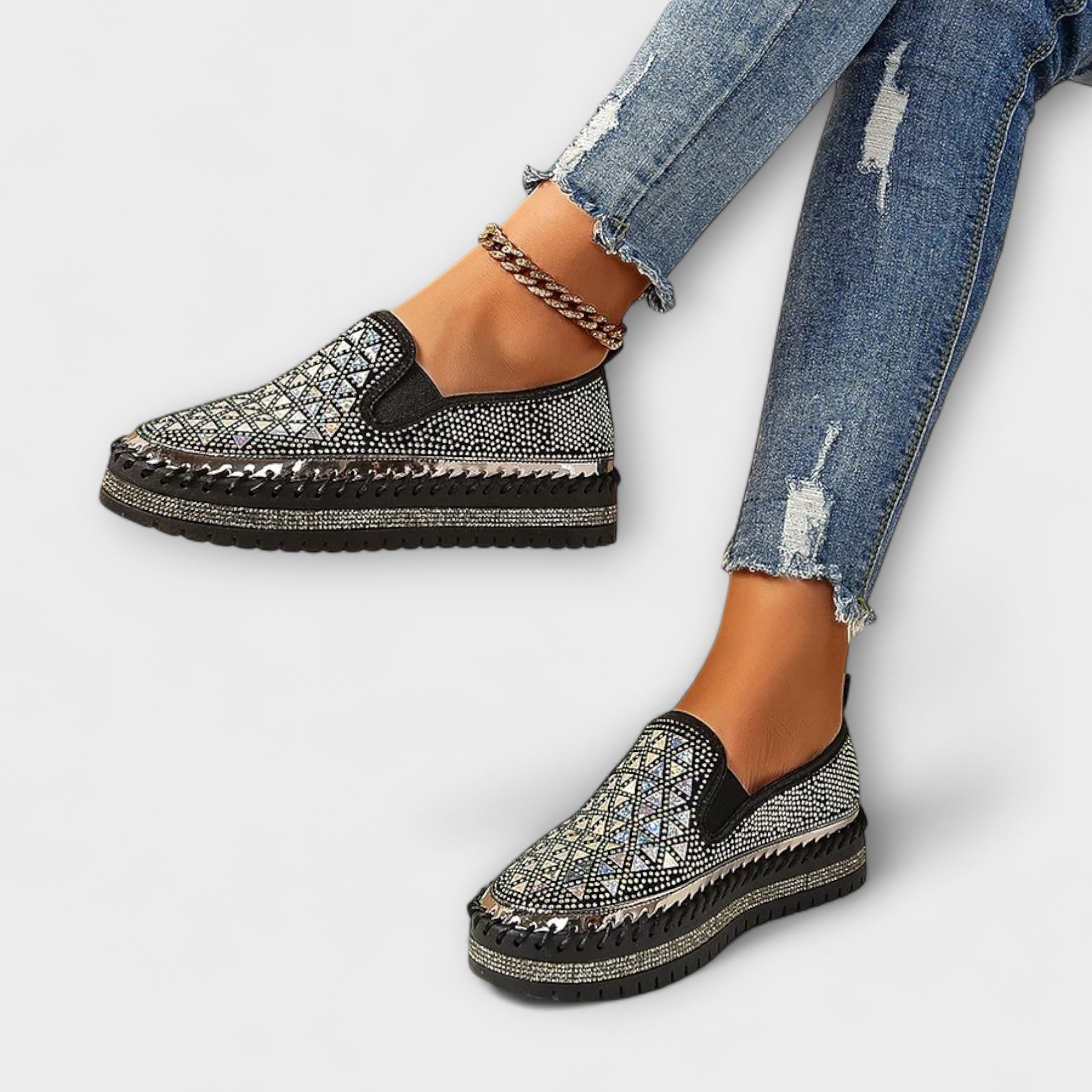 Vada – Slippers Embellished with Rhinestones