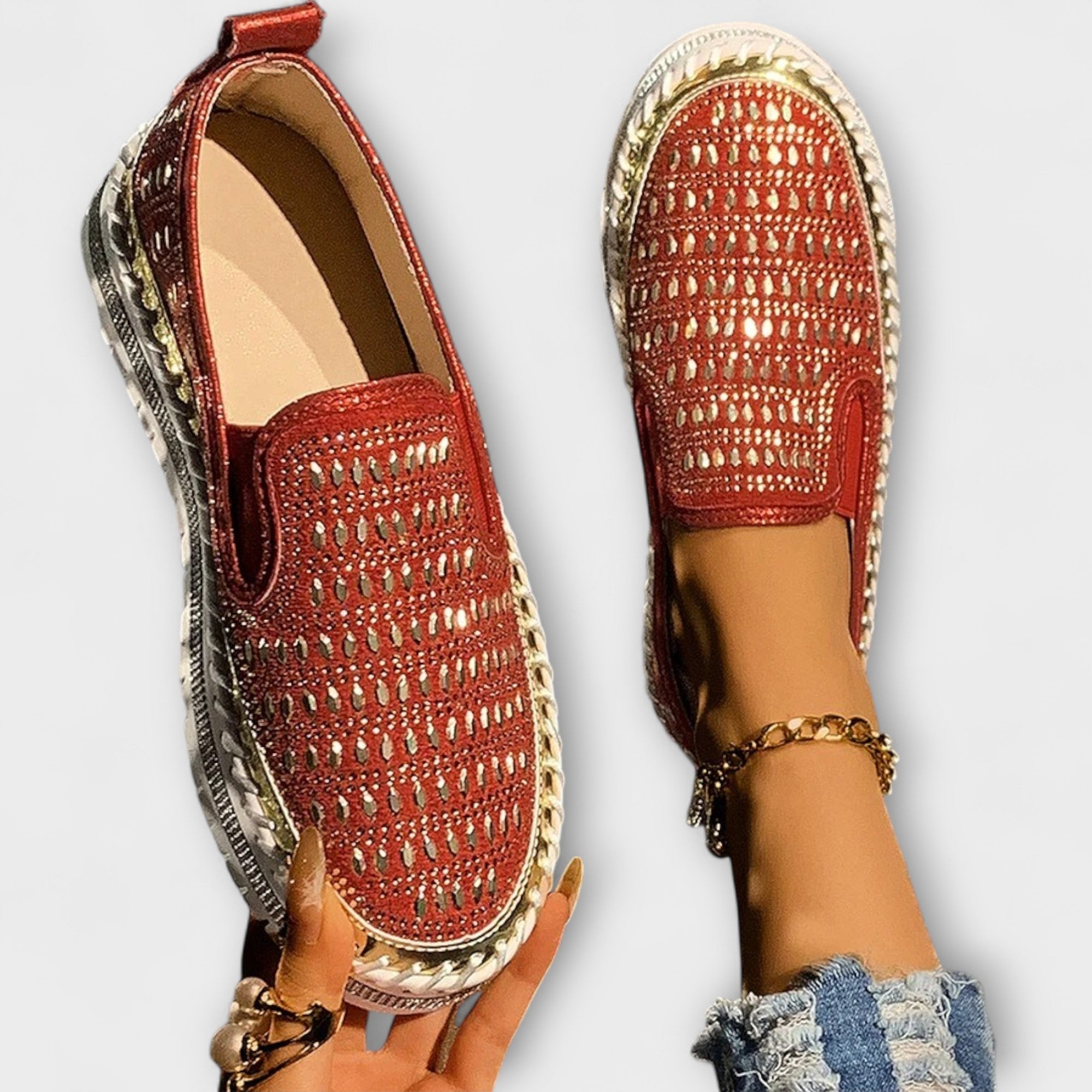 Kenna – Round toe area embellished with rhinestones