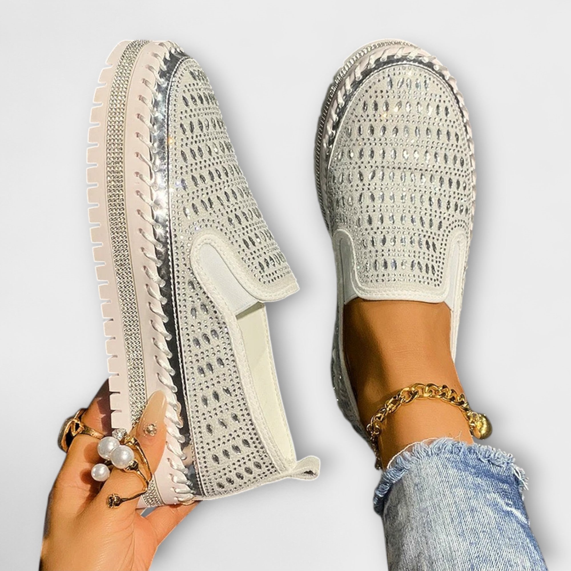 Kenna – Round toe area embellished with rhinestones