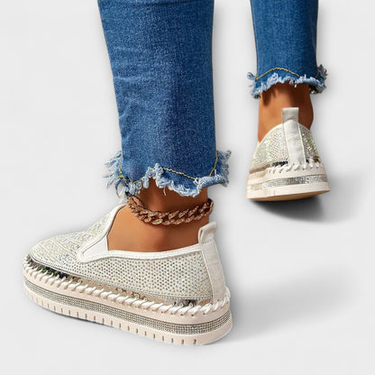 Vada – Slippers Embellished with Rhinestones