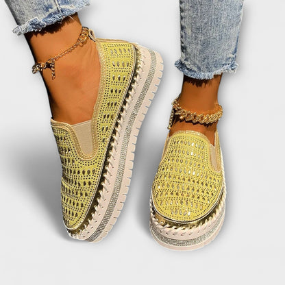 Kenna – Round toe area embellished with rhinestones