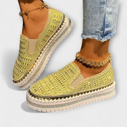 Kenna – Round toe area embellished with rhinestones