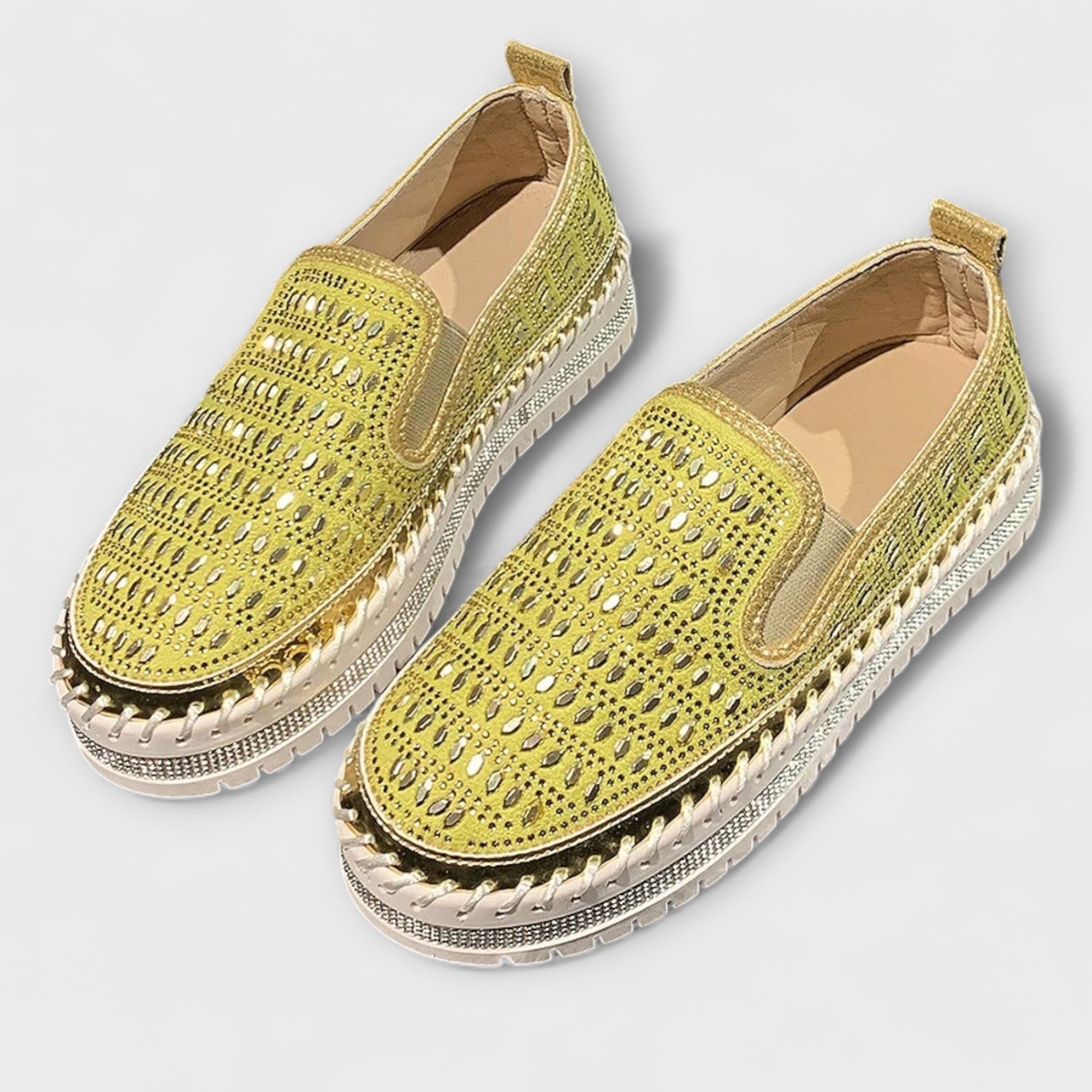Kenna – Round toe area embellished with rhinestones