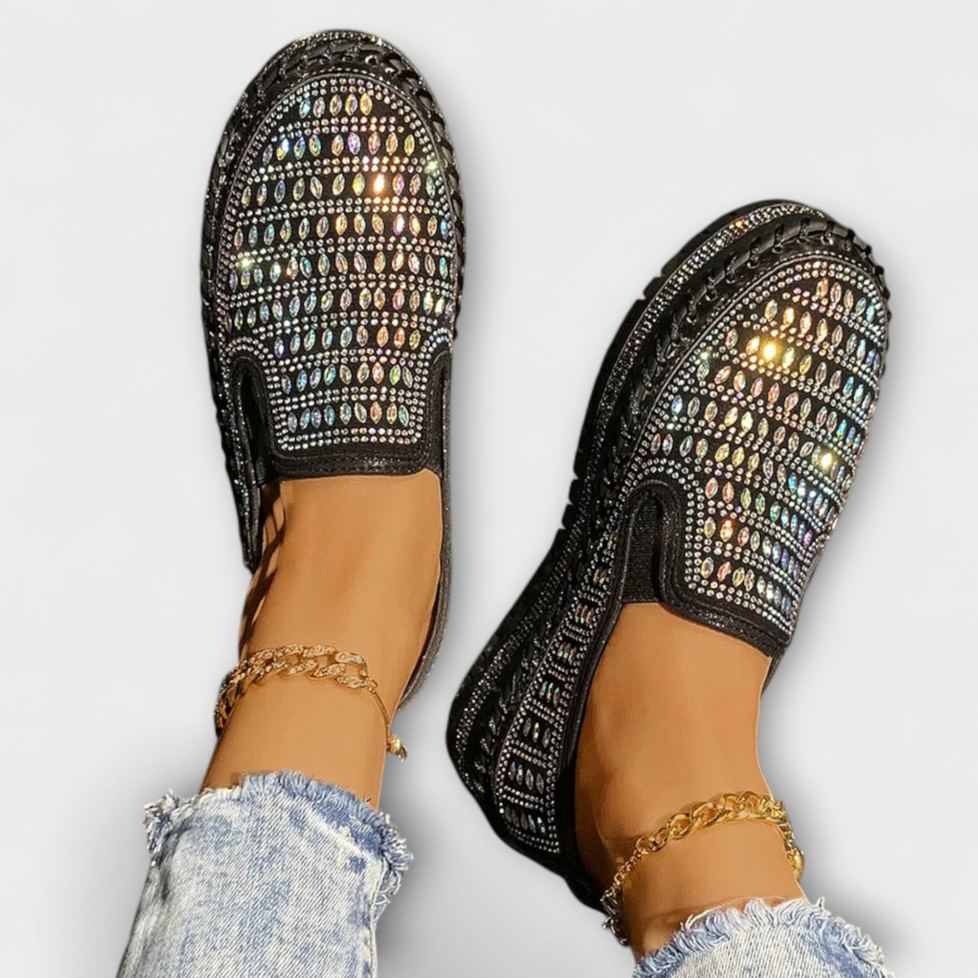 Kenna – Round toe area embellished with rhinestones
