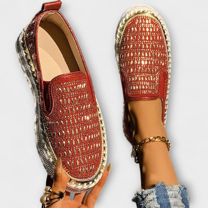 Kenna – Round toe area embellished with rhinestones